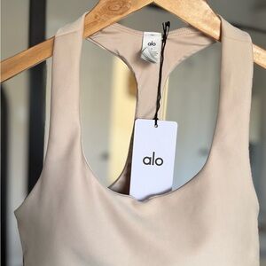 NWT Alo Airlift Racerback Macadamia Sport Bra